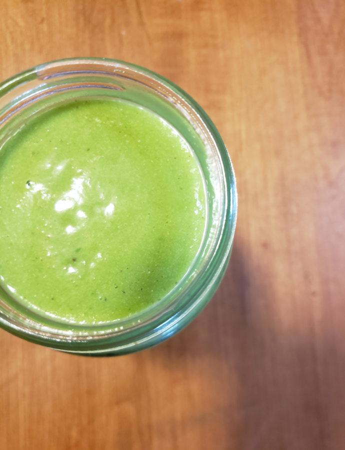 A creamy, green, super food smoothie that's packed with nutrients and low on calories! #fitandfrugalmommy #healthyrecipes #healthysmoothies #health #fitness #eatclean #lowcarb