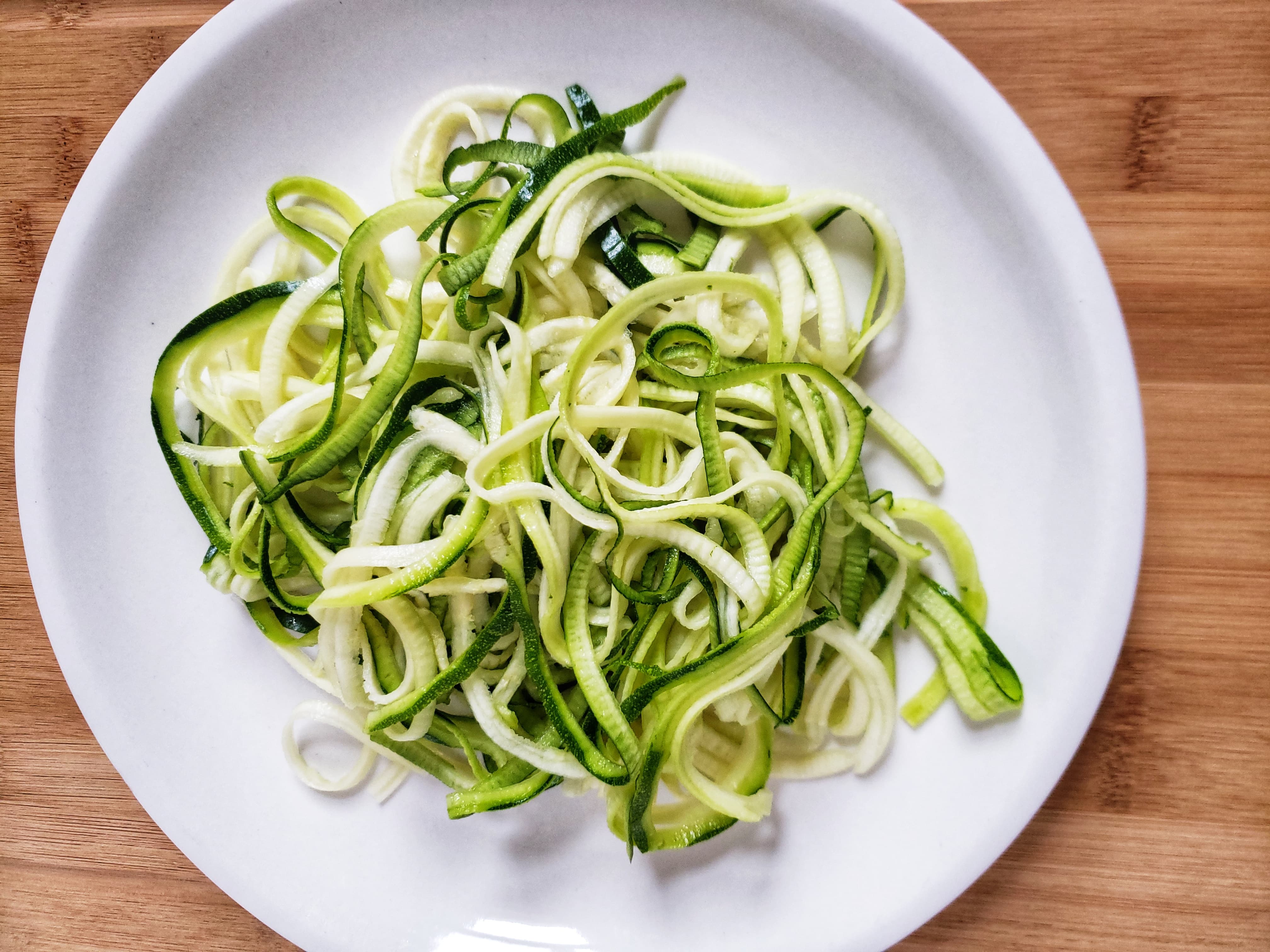 How to cook and prepare zucchini noodles. Quick and easy low carb zoodles! 3 easy ways to prepare zucchini noodles.