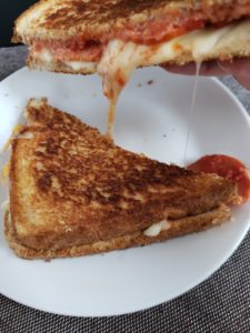 Low calorie pizza grilled cheese. A healthy lunch option to curb your pizza cravings.